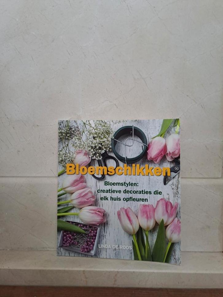 Linda de Roos - Bloemschikken, Boeken, Wonen en Tuinieren, Zo goed als nieuw, Bloemschikken, Groendecoratie, Verzenden