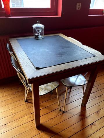 eettafel beschikbaar voor biedingen