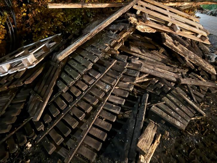 Gratis Azobe hardhout brandhout stookhout openhaard/kachel, Doe-het-zelf en Verbouw, Hout en Planken, Gebruikt, Overige typen