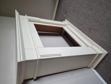 Witte schouw in goede staat,kan makkelijk in kleur geschilde beschikbaar voor biedingen