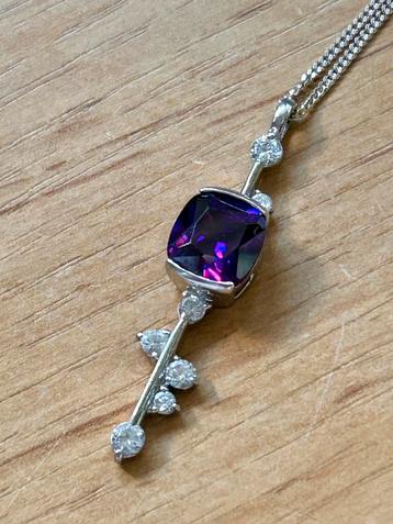 Moderne zilver hanger-paarse steen en kristal beschikbaar voor biedingen