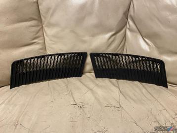 Bmw E28 motorkap grille set grill bmw 51131874517 5-serie beschikbaar voor biedingen