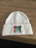 Witte NEC Nijmegen beanie, Verzamelen, Sportartikelen en Voetbal, Ophalen, Zo goed als nieuw, Overige binnenlandse clubs, Pet of Muts