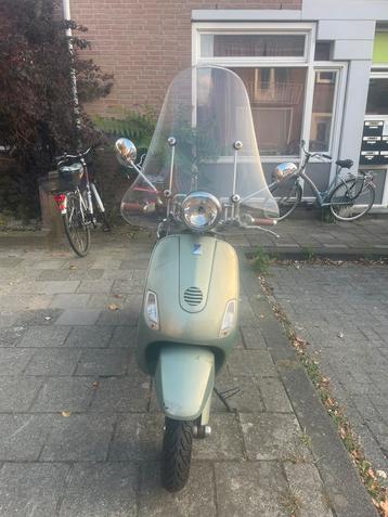 Vespa lxv 2T beschikbaar voor biedingen