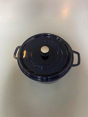 Staub gietijzeren pot - 26cm beschikbaar voor biedingen