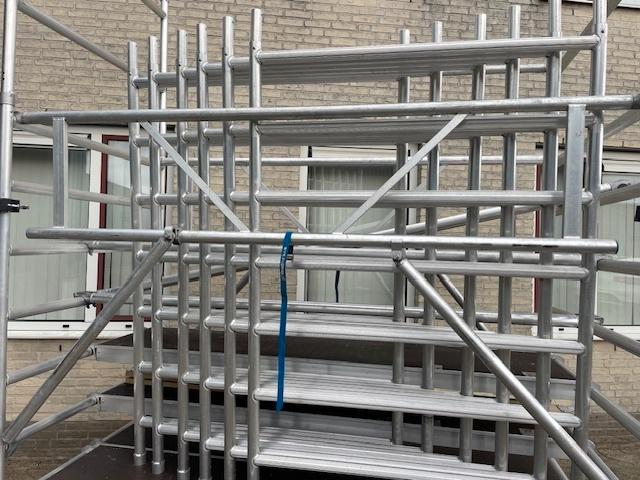 Brede Rolsteiger, Doe-het-zelf en Verbouw, Steigers, Zo goed als nieuw, Rolsteiger of Kamersteiger, 5 meter of hoger, Ophalen