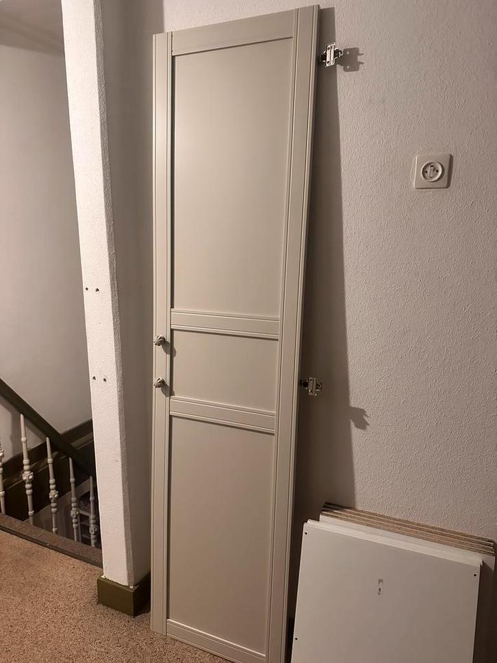 Ikea pax kastdeur flisberget licht beige. 201x50, Huis en Inrichting, Kasten | Kledingkasten, Zo goed als nieuw, 200 cm of meer