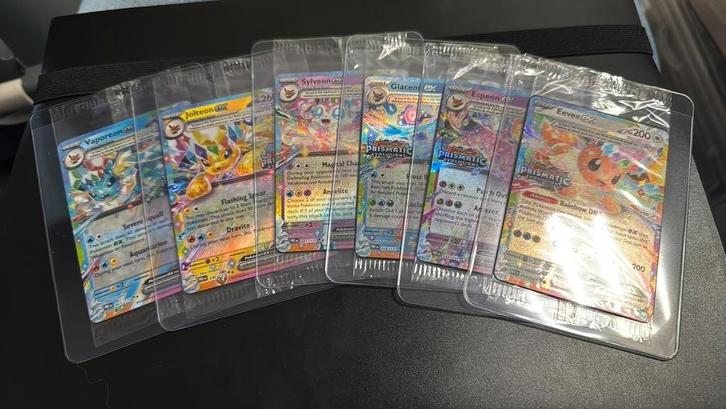 Pokemon prismatic stamped promo’s 6stuks, Hobby en Vrije tijd, Verzamelkaartspellen | Pokémon, Zo goed als nieuw, Meerdere kaarten