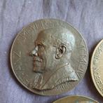 Drie Bronzen Penningen met Mannen Portretten, Verzenden, Brons