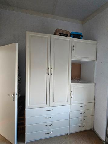 Ikea Kast - Ruime Opbergmogelijkheden beschikbaar voor biedingen