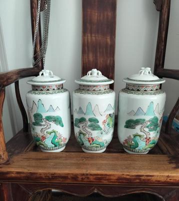 3 Chinese porseleinen gemberpotten  beschikbaar voor biedingen