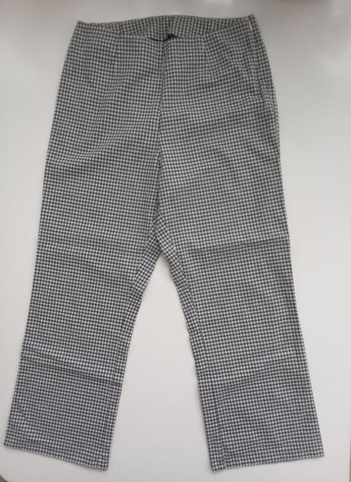 Next zwart wit geruite capribroek, maat 36, Kleding | Dames, Broeken en Pantalons, Zo goed als nieuw, Maat 36 (S), Driekwart, Verzenden