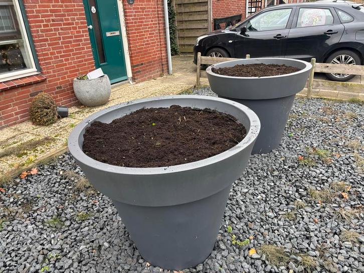 TE KOOP!! mooie hoge bloempotten antraciet!, Tuin en Terras, Bloempotten, Gebruikt, Kunststof, Balkon, Tuin, 70 cm of meer, 40 cm of meer