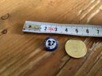 Mooie emaile pin met speld, blauw wit met wereld, Verzenden, Gebruikt, Overige onderwerpen, Speldje of Pin