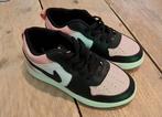 Nike kindersneakers, Ophalen of Verzenden, Zo goed als nieuw, Meisje