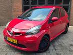Toyota Aygo 1.0-12V +/ 5drs / Airco!, Voorwielaandrijving, Stof, Gebruikt, 4 stoelen