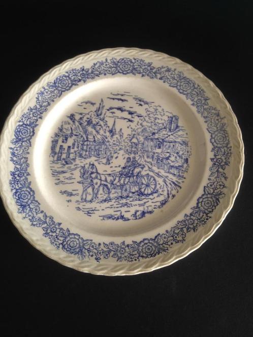 Diner bord blauw Afbeelding: Paard en wagen door de straat, Antiek en Kunst, Antiek | Wandborden en Tegels, Ophalen of Verzenden