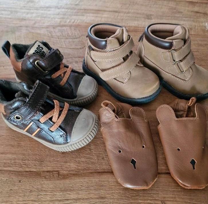 Pakket schoentjes en slofjes maat 21, Kinderen en Baby's, Babykleding | Schoentjes en Sokjes, Gebruikt, Jongetje, Schoentjes, Ophalen of Verzenden