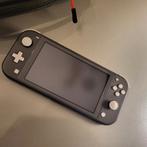 Nintendo Switch Lite Grijs + Beschermhoes, Ophalen of Verzenden, Grijs, Gebruikt, Met beschermhoes of tas