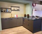 Showroom keuken Noland met bar, Ophalen, Bruin, Hoekkeuken, Zo goed als nieuw