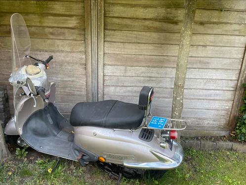 Agm gt 2016, Fietsen en Brommers, Snorfietsen en Snorscooters, Gebruikt, Overige merken, Benzine, Ophalen