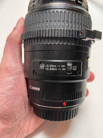 Canon EF 100mm F/2.8 USM lens beschikbaar voor biedingen
