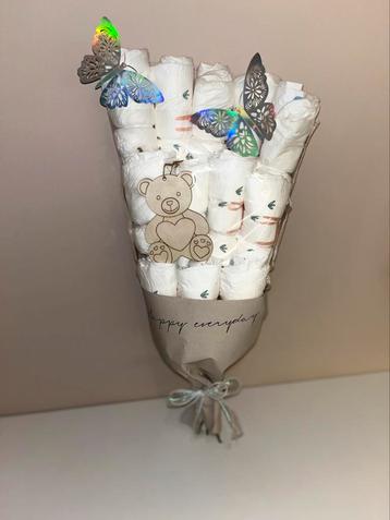 Luiertaart Boeket met Houten Beertje Klein&Lief Kraamcadeau  beschikbaar voor biedingen