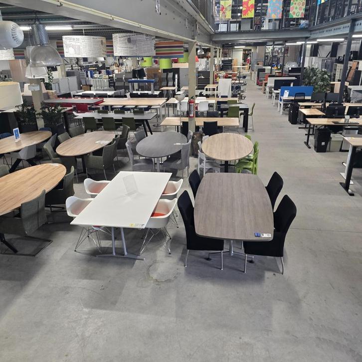 Veel kantoormeubilair gebruikt en nieuw TAFELS VERGADERTAFEL, Huis en Inrichting, Tafels | Eettafels, Gebruikt, Rechthoekig, Ophalen