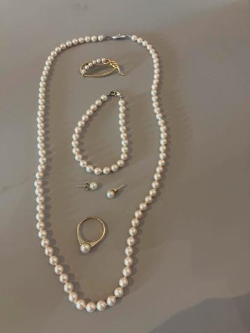 Parel sieraden set beschikbaar voor biedingen
