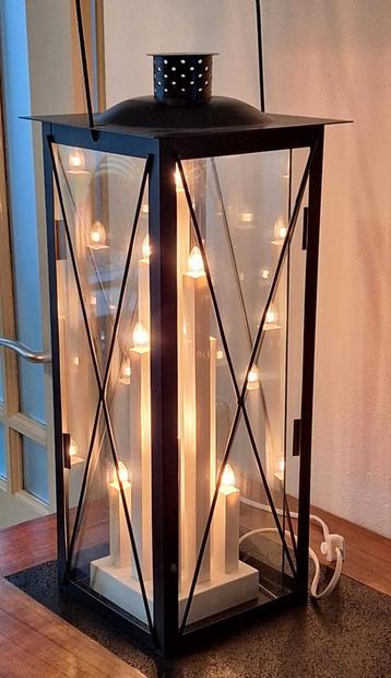 Mooie Grote Lantaren 50cmH met Kaarsen Plateau op Stroom  beschikbaar voor biedingen