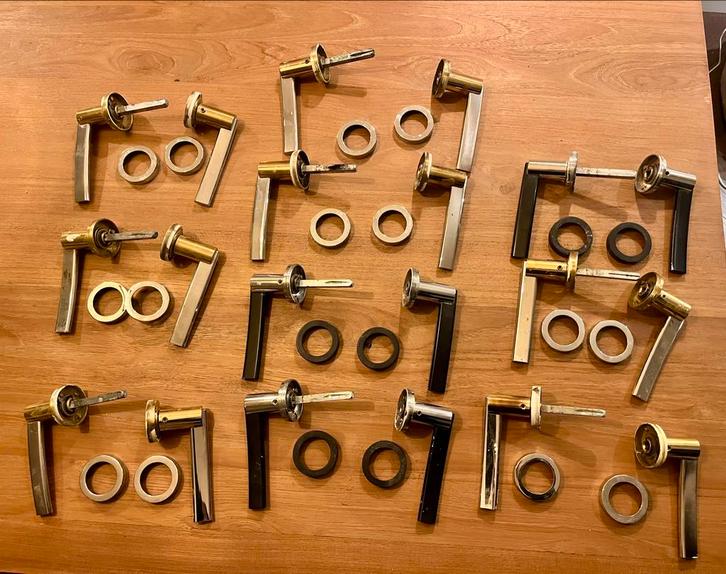 10 Sets Zwarte en Gouden Deurklinken met Rozetten - Gebruikt, Doe-het-zelf en Verbouw, Hang- en Sluitwerk, Gebruikt, Klink of Kruk