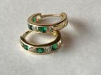 Gouden oorbellen Smaragd en Saffier, Sieraden, Tassen en Uiterlijk, Oorbellen, Hangers, Verzenden, Zo goed als nieuw, Met edelsteen