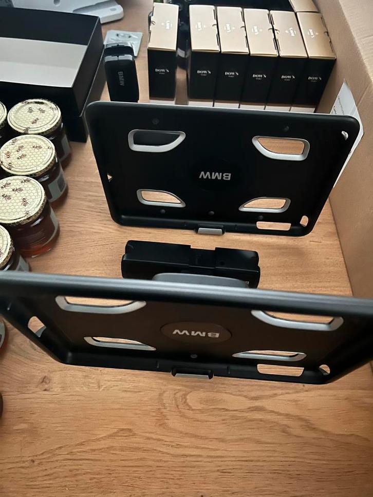BMW Tablet ipad Houder - Perfect voor Onderweg!, Auto diversen, Auto-accessoires, Zo goed als nieuw, Ophalen of Verzenden