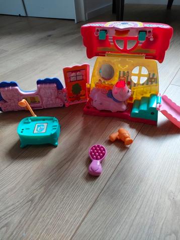 Vtech schoonheidssalon kat beschikbaar voor biedingen