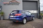 Ford Focus Wagon turnier 1.0 Titanium Xenon / Camera / Cruis, Auto's, Gebruikt, Zwart, Blauw, Handgeschakeld