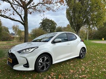 Toyota Yaris 1.5 Hybrid 115 First Edition Parelmoer-wit beschikbaar voor biedingen