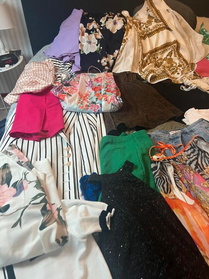 Mega kleding pakket 40 items prachteigven hip, Kleding | Dames, Dames-kledingpakketten, Gedragen, Maat 38/40 (M), Ophalen