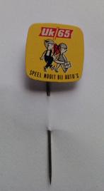 Speldje UK65 "speel nooit bij auto's" Veilig Verkeer actie, Verzamelen, Speldjes, Pins en Buttons, Ophalen of Verzenden, Zo goed als nieuw