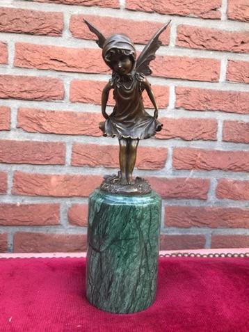 bronzen beeld, lieflijke jonge fee beschikbaar voor biedingen