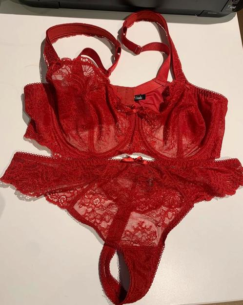 Aubade set E70 - 40, Kleding | Dames, Ondergoed en Lingerie, Setje, Rood, Ophalen of Verzenden