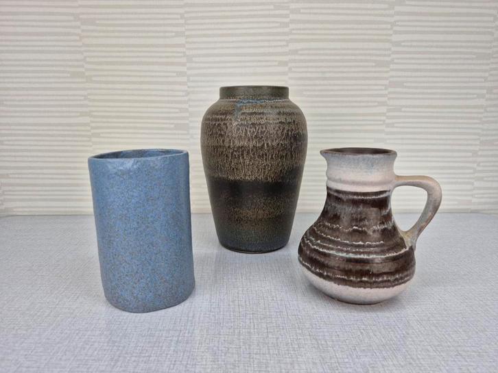 Vintage vazen in blauw tinten. O.a. East-Germany Strehla., Huis en Inrichting, Woonaccessoires | Vazen, Ophalen of Verzenden