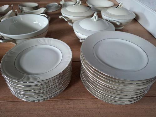 Carl Tielsch Altwasser antiek, porselein servies., Antiek en Kunst, Antiek | Servies compleet, Ophalen