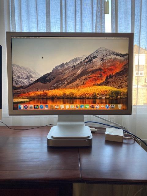 Mac mini te koop incl scherm Cinema HD, Computers en Software, Apple Desktops, Gebruikt, Mac Mini, SSD, 2 tot 3 Ghz, 8 GB, Ophalen