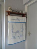 Te koop aangeboden: Handdoekrekje uit grootmoeders tijd. , Ophalen of Verzenden