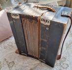 Oude houten accordeon, Gebruikt, Ophalen