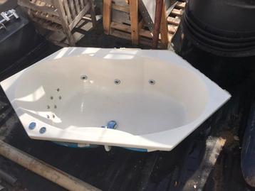 Whirlpool jetstreambad beschikbaar voor biedingen
