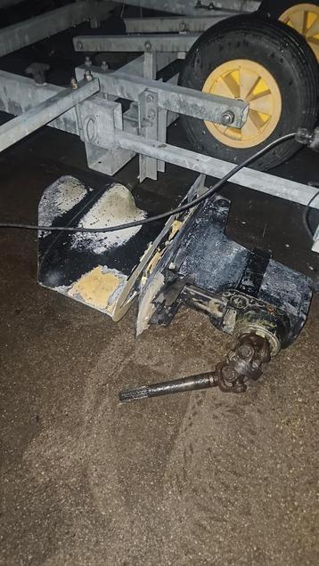 Mercruiser bravo 1 staart compleet inc tran. van 1e eigenaar beschikbaar voor biedingen