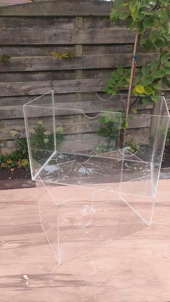 Opvang cq knoei bakken voor sur of braz. vogelkooi v.a. 40€, Dieren en Toebehoren, Vogels | Toebehoren, Nieuw, Kooi-accessoires