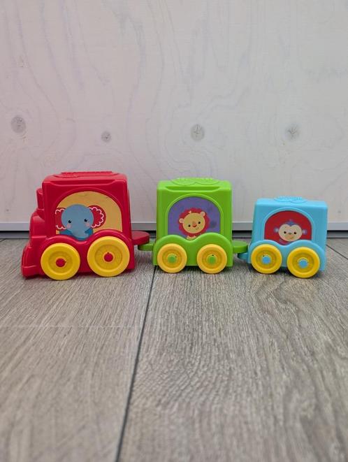 Fisher price stapel en go treintje choo choo, Kinderen en Baby's, Speelgoed | Babyspeelgoed, Zo goed als nieuw, Overige typen