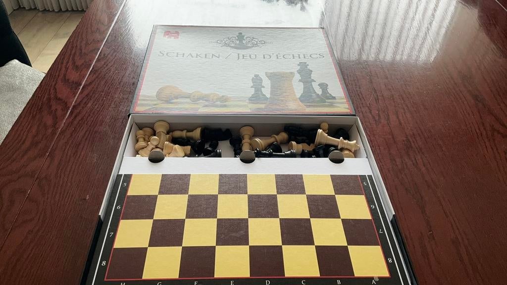 Schaken / jeu d echecs., Ophalen of Verzenden, Zo goed als nieuw, 1:144 of kleiner